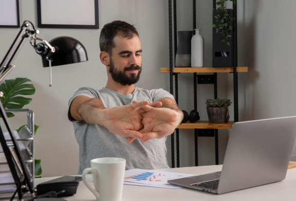 Ginástica Laboral Online: Benefícios para sua Qualidade de Vida no Trabalho