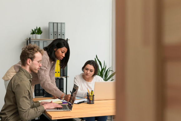 Como Empresas Estão Melhorando a Qualidade de Vida no Ambiente de Trabalho