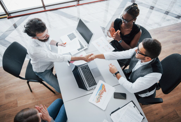 Como Empresas Melhoram a Qualidade de Vida no Trabalho e Elevam a Satisfação dos Funcionários